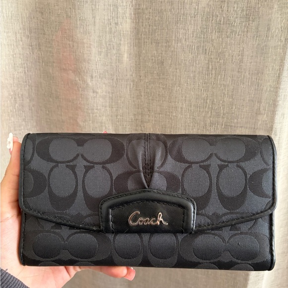 Coach Black Signature Pattern Wallet - Picture 1 of 7